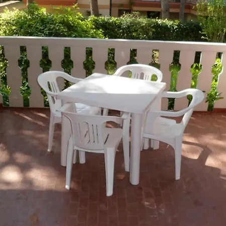 Apartament Ivelca 8 *